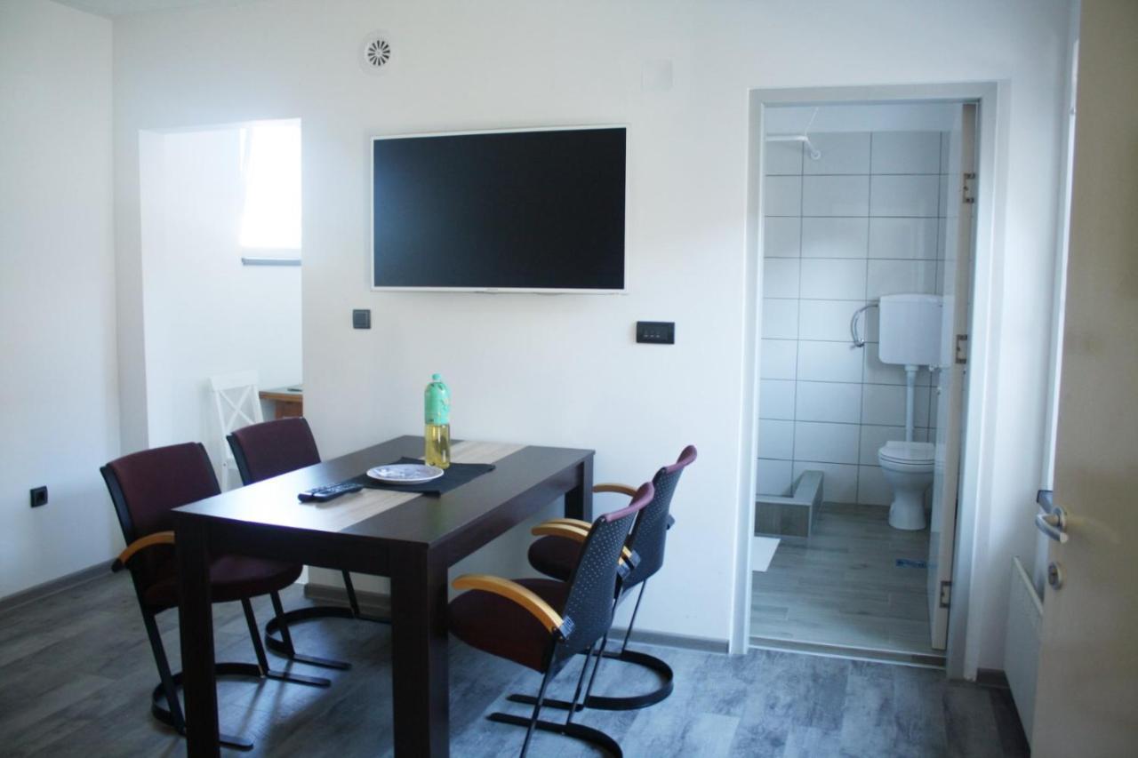 Unamare Apartment Sabac Exterior photo